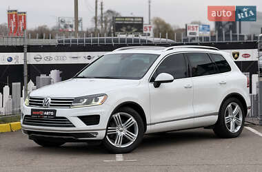 Внедорожник / Кроссовер Volkswagen Touareg 2015 в Киеве