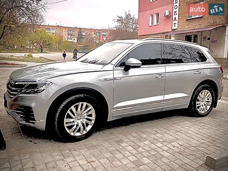 Внедорожник / Кроссовер Volkswagen Touareg 2019 в Знаменке фото 2 Внедорожник / Кроссовер Volkswagen Touareg 2019 в Знаменке