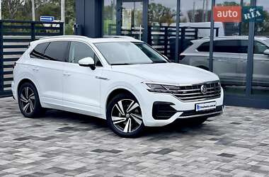 Позашляховик / Кросовер Volkswagen Touareg 2020 в Рівному