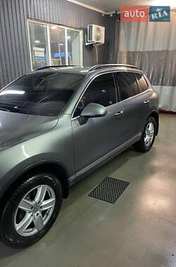 Внедорожник / Кроссовер Volkswagen Touareg 2013 в Киеве