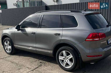 Внедорожник / Кроссовер Volkswagen Touareg 2013 в Киеве