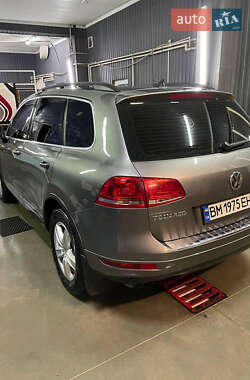 Внедорожник / Кроссовер Volkswagen Touareg 2013 в Киеве