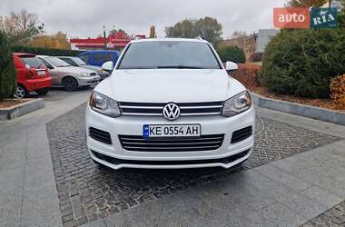 Внедорожник / Кроссовер Volkswagen Touareg 2014 в Днепре