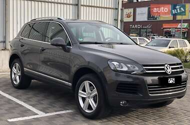 Внедорожник / Кроссовер Volkswagen Touareg 2011 в Киеве