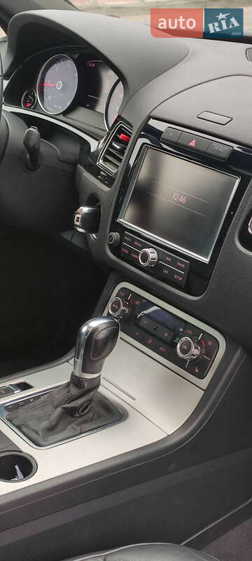 Внедорожник / Кроссовер Volkswagen Touareg 2010 в Луцке