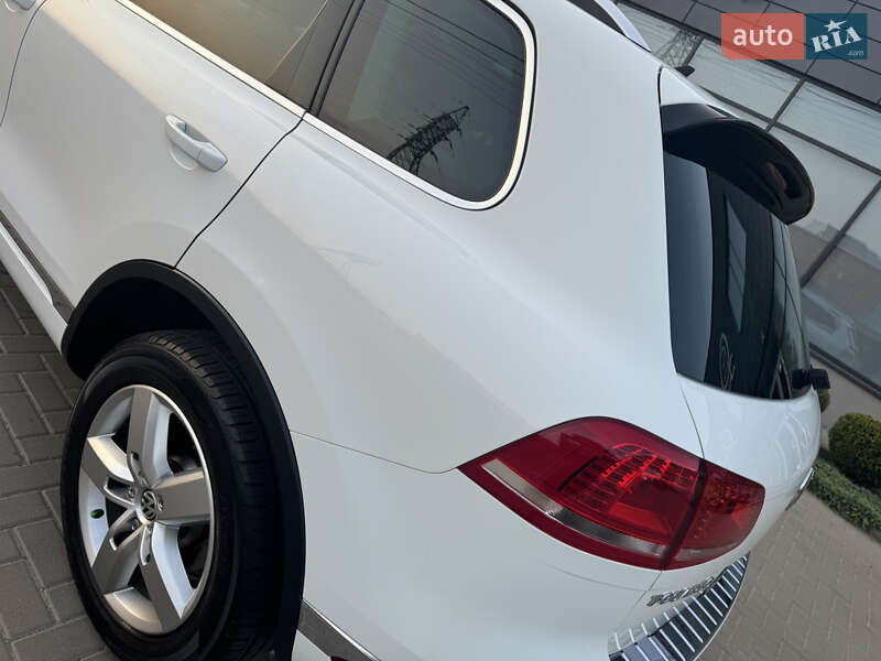 Позашляховик / Кросовер Volkswagen Touareg 2015 в Білій Церкві
