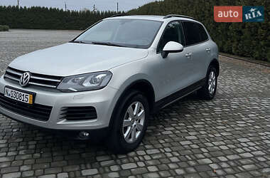 Внедорожник / Кроссовер Volkswagen Touareg 2012 в Черновцах