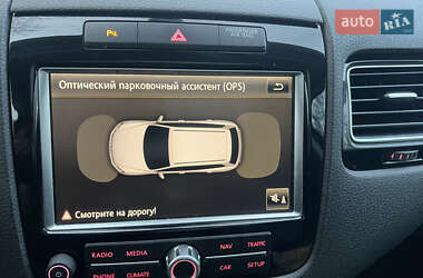 Внедорожник / Кроссовер Volkswagen Touareg 2012 в Черновцах