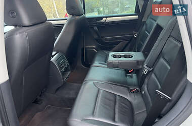 Внедорожник / Кроссовер Volkswagen Touareg 2012 в Черновцах