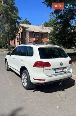 Внедорожник / Кроссовер Volkswagen Touareg 2011 в Киеве