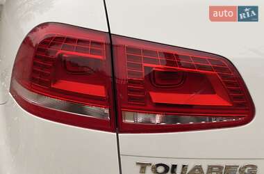 Внедорожник / Кроссовер Volkswagen Touareg 2012 в Днепре