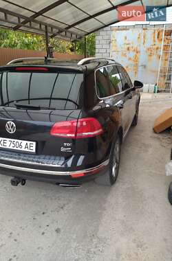 Внедорожник / Кроссовер Volkswagen Touareg 2015 в 