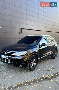 Позашляховик / Кросовер Volkswagen Touareg 2011 в Слов'янську