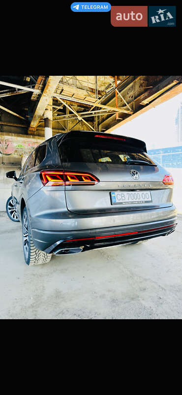 Внедорожник / Кроссовер Volkswagen Touareg 2019 в Киеве