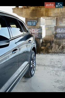 Позашляховик / Кросовер Volkswagen Touareg 2019 в 