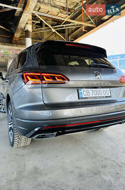 Позашляховик / Кросовер Volkswagen Touareg 2019 в 