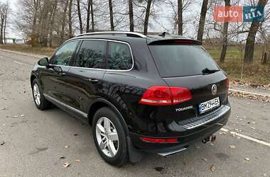 Внедорожник / Кроссовер Volkswagen Touareg 2012 в Ромнах