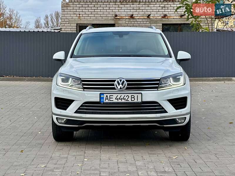 Позашляховик / Кросовер Volkswagen Touareg 2017 в Дніпрі