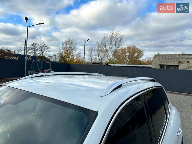 Позашляховик / Кросовер Volkswagen Touareg 2017 в Дніпрі