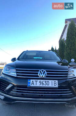 Позашляховик / Кросовер Volkswagen Touareg 2014 в Надвірній