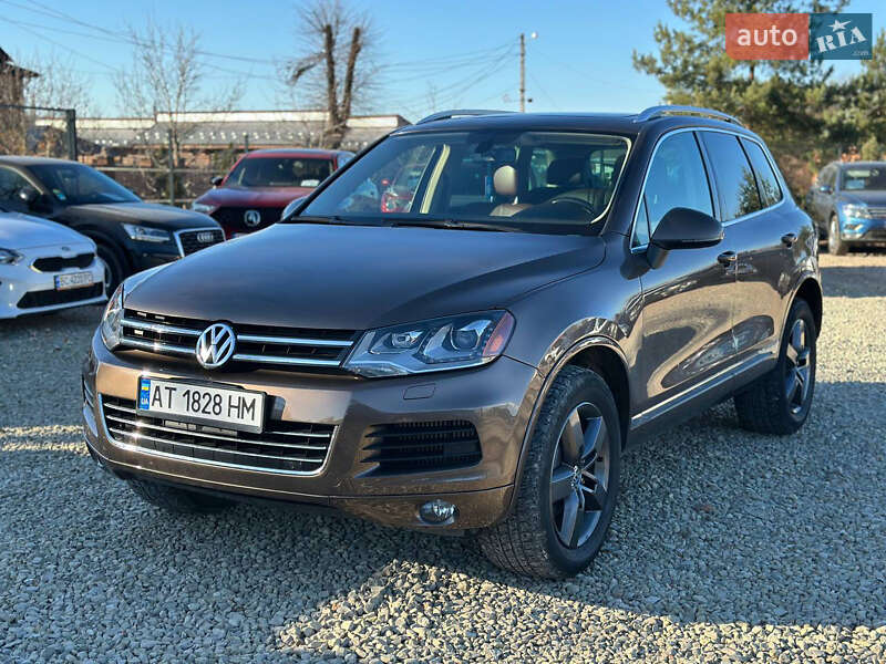 Позашляховик / Кросовер Volkswagen Touareg 2011 в Івано-Франківську