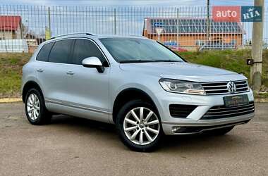 Позашляховик / Кросовер Volkswagen Touareg 2015 в Києві