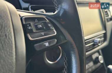 Внедорожник / Кроссовер Volkswagen Touareg 2014 в Борисполе