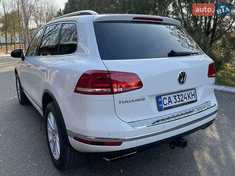 Внедорожник / Кроссовер Volkswagen Touareg 2015 в Черкассах