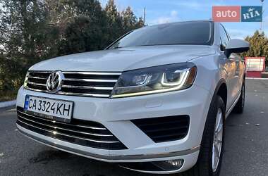 Внедорожник / Кроссовер Volkswagen Touareg 2015 в 