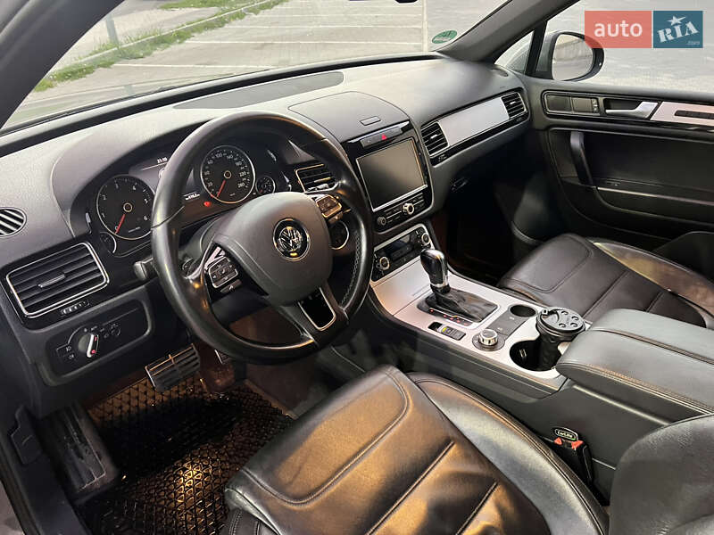 Позашляховик / Кросовер Volkswagen Touareg 2011 в Львові
