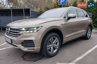 Внедорожник / Кроссовер Volkswagen Touareg 2018 в Киеве