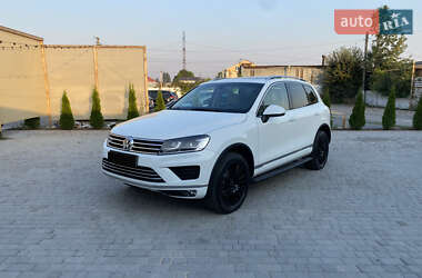 Позашляховик / Кросовер Volkswagen Touareg 2014 в 