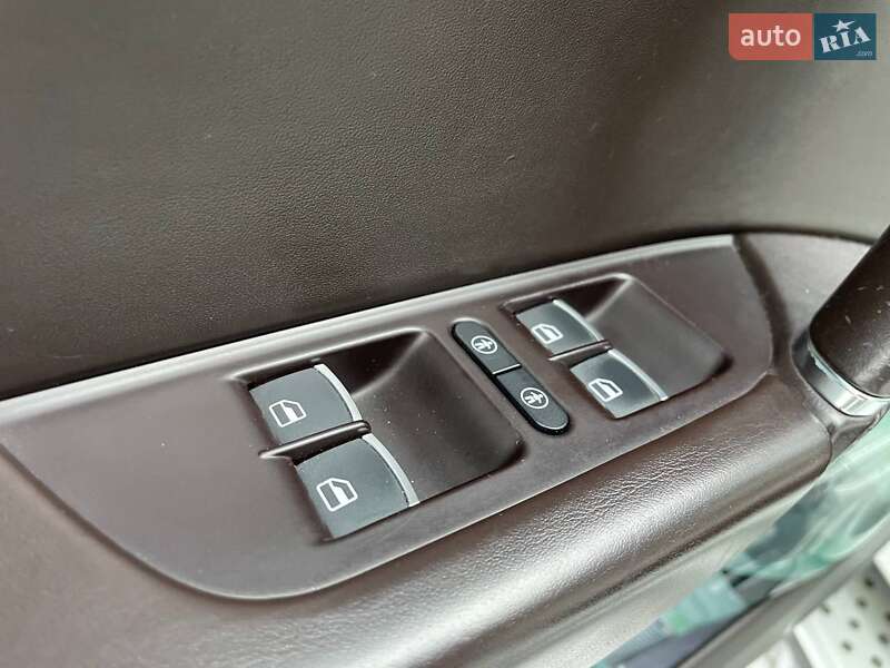 Внедорожник / Кроссовер Volkswagen Touareg 2017 в Полтаве