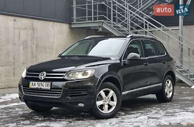 Внедорожник / Кроссовер Volkswagen Touareg 2013 в Киеве