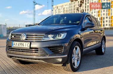 Внедорожник / Кроссовер Volkswagen Touareg 2014 в Харькове