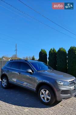 Внедорожник / Кроссовер Volkswagen Touareg 2012 в 