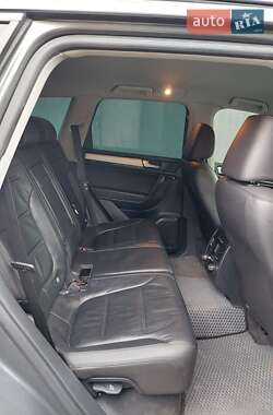 Внедорожник / Кроссовер Volkswagen Touareg 2012 в 