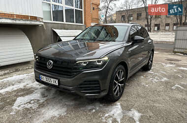 Внедорожник / Кроссовер Volkswagen Touareg 2020 в Киеве