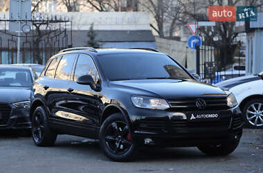 Внедорожник / Кроссовер Volkswagen Touareg 2012 в Киеве