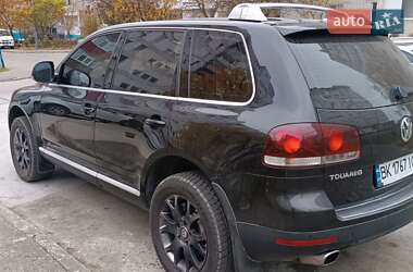 Внедорожник / Кроссовер Volkswagen Touareg 2009 в Нетешине