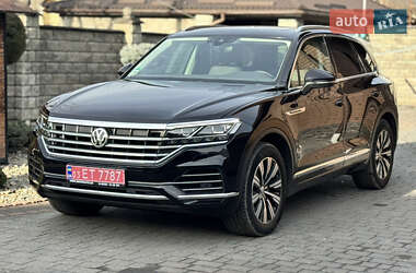 Внедорожник / Кроссовер Volkswagen Touareg 2019 в Дубно