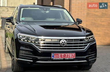 Внедорожник / Кроссовер Volkswagen Touareg 2019 в Дубно