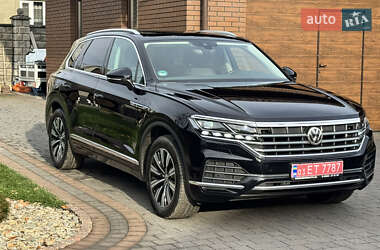 Внедорожник / Кроссовер Volkswagen Touareg 2019 в Дубно