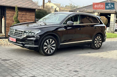 Внедорожник / Кроссовер Volkswagen Touareg 2019 в Дубно