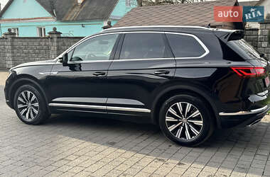 Внедорожник / Кроссовер Volkswagen Touareg 2019 в Дубно