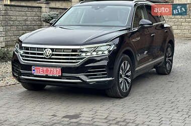 Внедорожник / Кроссовер Volkswagen Touareg 2019 в Дубно