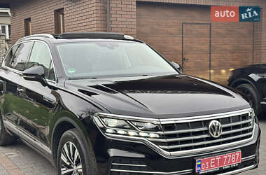 Внедорожник / Кроссовер Volkswagen Touareg 2019 в Дубно