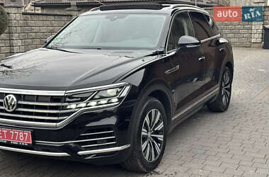 Внедорожник / Кроссовер Volkswagen Touareg 2019 в Дубно