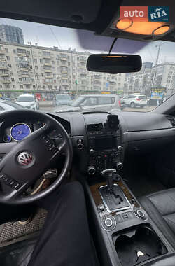 Внедорожник / Кроссовер Volkswagen Touareg 2004 в Киеве