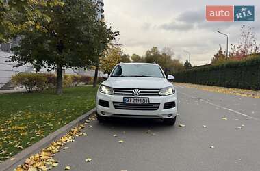 Позашляховик / Кросовер Volkswagen Touareg 2014 в Києві